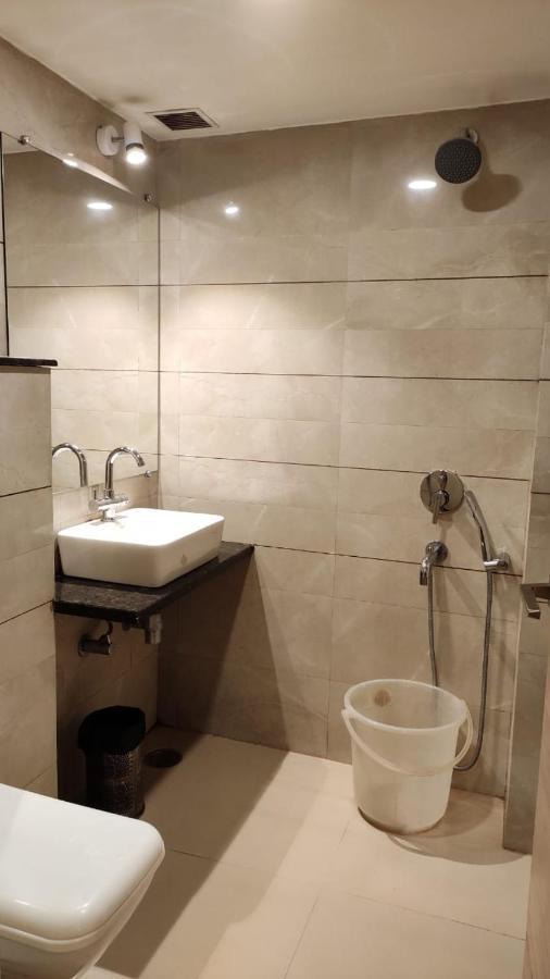 Hotel Poseidon Inn Lucknow Extérieur photo